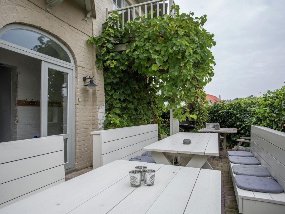 Beautiful Villa 200 Metres From The Sea Koksijde Eksteriør bilde